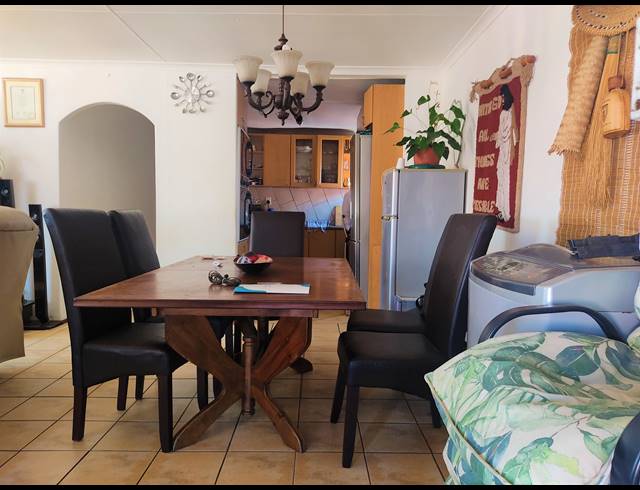 4 BEDROOM HOUSE FOR SALE IN SUMMER GREENS